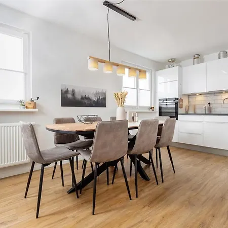 Apartamento Keyforest Homes - Moderne Maisonette Nahe Basel, 7 Guests, Weitblick, Coffee-bar, Free-parking *